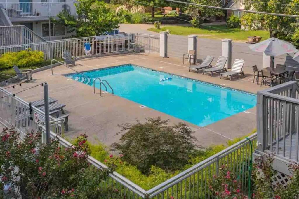 Walk To 12 South, 7 Min To Downtown, Free Parking! Apartment Нашвил Екстериор снимка